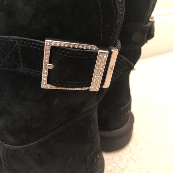 Adorable Ugg boots with bling buckle 🥾 👢 - Picture 7 of 10